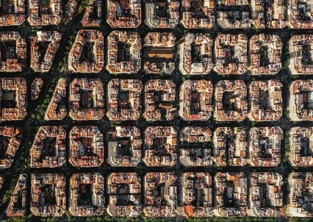 نگاهی به تجارب موفق بارسلونا و مدلین در گسترش فضای عمومی در متراکم‌ترین نواحی شهری