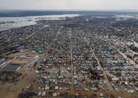 وضعیت بحرانی در روسیه: بیش از ۱۰ هزار خانه در تسخیر سیل