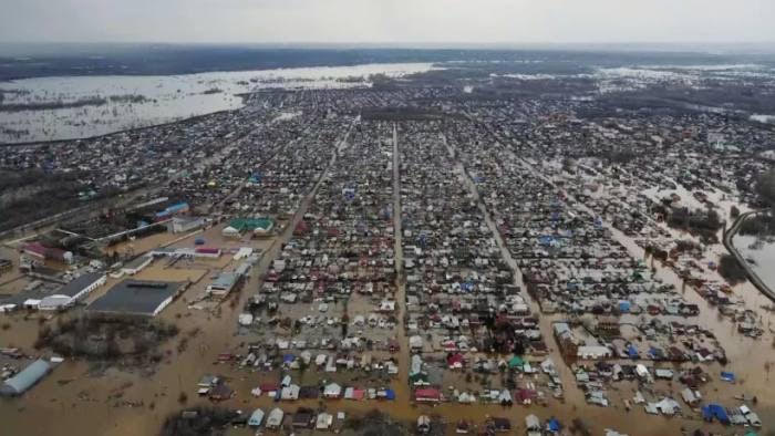 وضعیت بحرانی در روسیه: بیش از ۱۰ هزار خانه در تسخیر سیل
