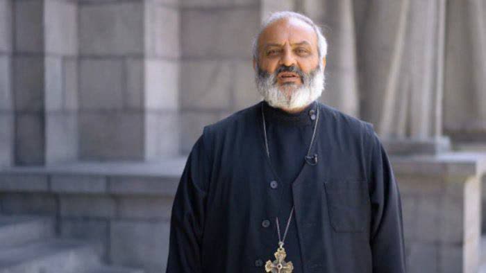 اسقف معترض باقرات قالستانیان برای پست نخست وزیری ارمنستان نامزد شد