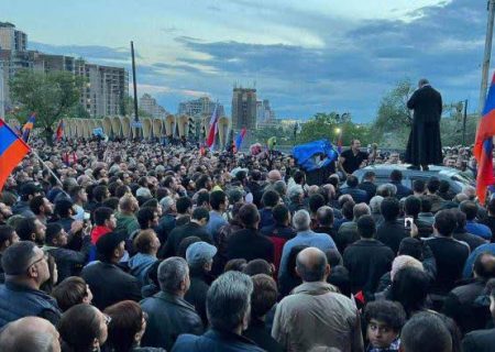 باقرات: اگر پاشینیان در جمع مردم معترض حاضر نشود، یعنی با این مردم کاری ندارد