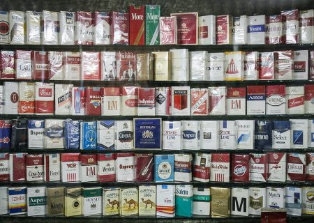 مالیات سیگار چهار برابر افزایش یابد/سیگار الکترونیکی قاچاق است