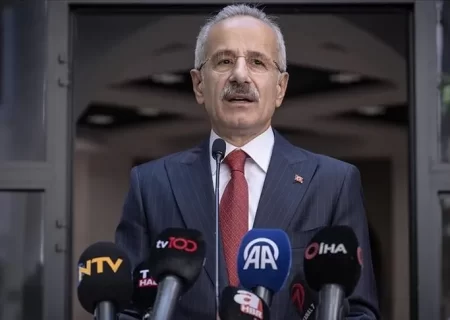 وزیر حمل و نقل ترکیه: شناسایی محل سقوط بالگرد توسط پهپاد آکینجی با زمان آن منطبق است