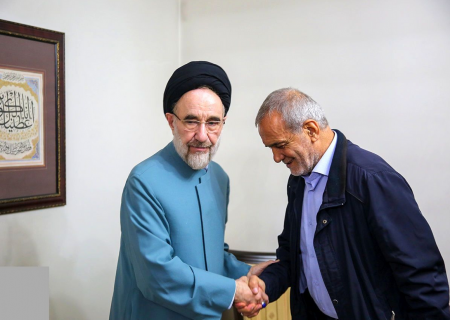 عصبانیت کیهان: پزشکیان می‌خواهد دولت سوم خاتمی را تشکیل دهد