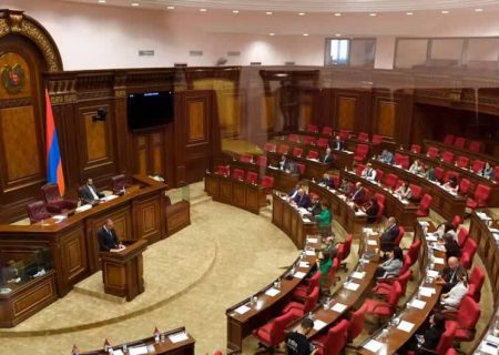 مجلس ارمنستان در تاریخ ۱۷ ژوئن استعفای دولت را بررسی خواهد کرد