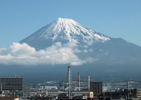 آسمان خراش توکیو به دلیل مسدود کردن منظره کوه فوجی تخریب شد