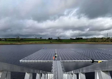 انقلابی در انرژی پاک!/ پنل‌های خورشیدی شناور می‌توانند برق کل جهان را تامین کنند!