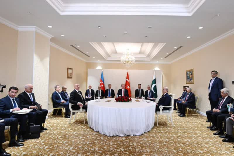 سران سه کشور آذربایجان، ترکیه و پاکستان در حاشیه اجلاس شانگهای نشست سه جانبه ای برگزار‌کردند