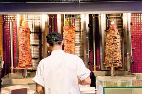 جنگ بر سر انحصار «دونر کباب»، محبوب‌ترین غذای خیابانی در اروپا؛ ترکیه به کمیسیون اروپا شکایت کرد