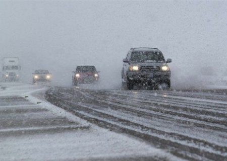 کلیه محورهای مواصلاتی استان اردبیل باز و تردد در آنها جریان دارد