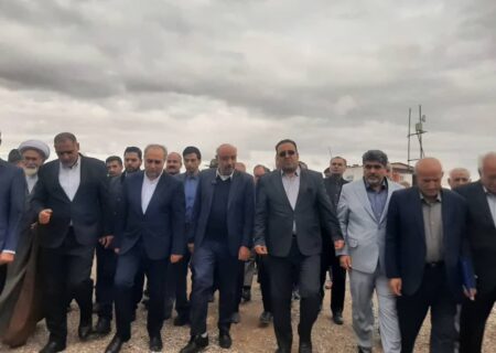کلنگ‌زنی یک هنرستان دخترانه در شهر مهربان با حضور وزیر کار