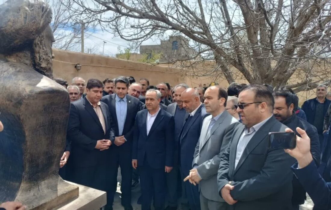 وزیر تعاون و کار از خانه بازسازی شده علامه امینی سراب بازدید کرد