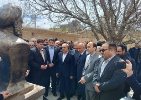 وزیر تعاون و کار از خانه بازسازی شده علامه امینی سراب بازدید کرد