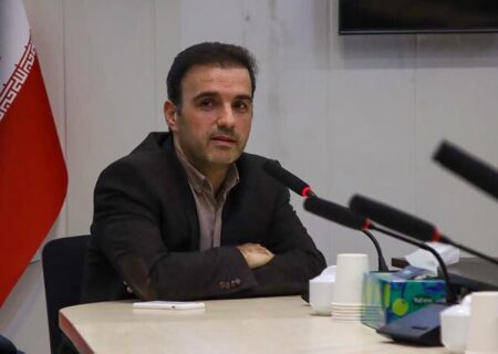 نصب زندگینامه بزرگان در تابلوهای شهری