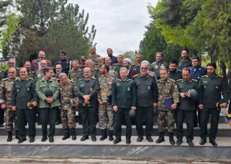 دیدار فرماندهان ارشد سپاه در استان با فرماندهان ارشد ارتش در آذربایجان شرقی