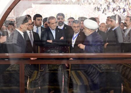 مسعود پزشکیان رئیس جمهور ایران از مسجد بی‌بی هیبت باکو بازدید کرد
