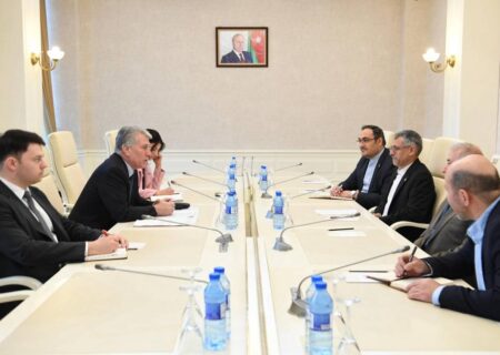 هیات نمایندگان مجلس ایران در باکو با نایب رئیس مجلس آذربایجان دیدار کردند