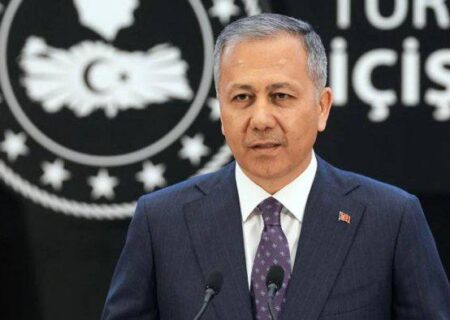 وزیر کشور ترکیه: تخلیه ۹ ساختمان در استانبول پس از وقوع زلزله