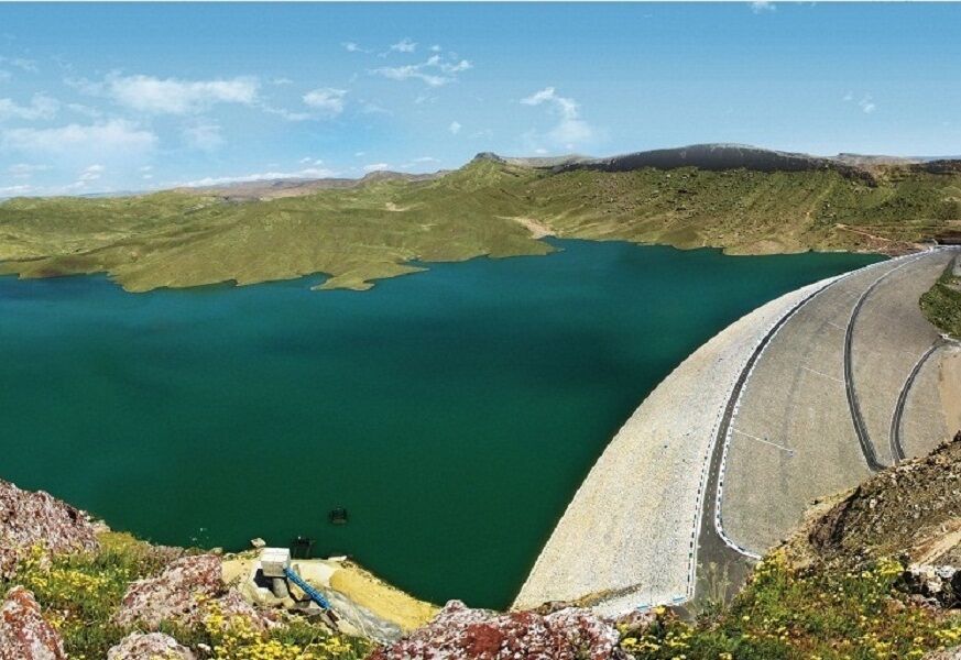 حجم آب پشت سدهای آذربایجان‌غربی حدود نیم میلیارد مترمکعب کمتر از پارسال