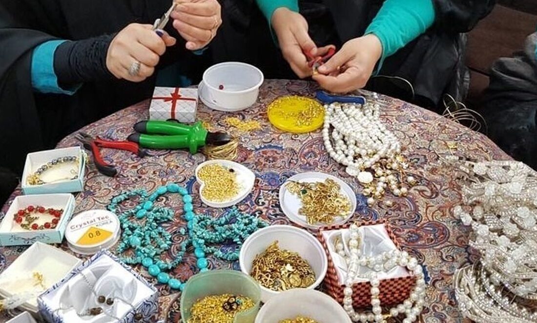 صدور مجوز ۱۲۸ طرح مشاغل خانگی در شبستر