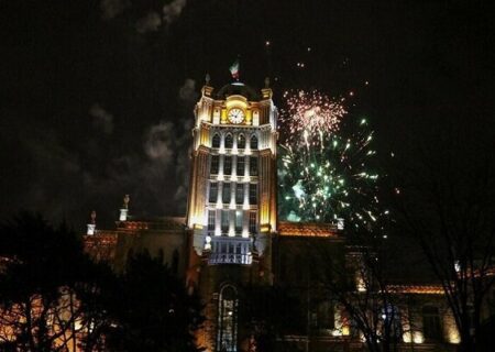 نورباران آسمان تبریز به مناسبت میلاد امام رضا(ع) و قهرمانی تراکتور در لیگ برتر فوتبال
