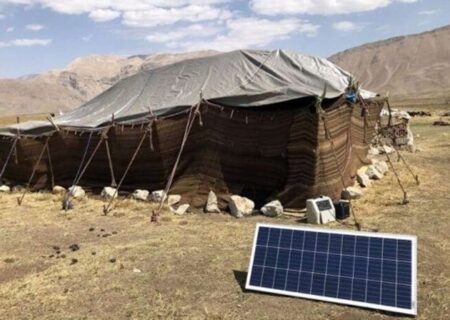 توزیع سامانه خورشیدی قابل حمل بین عشایر خداآفرین و کلیبر