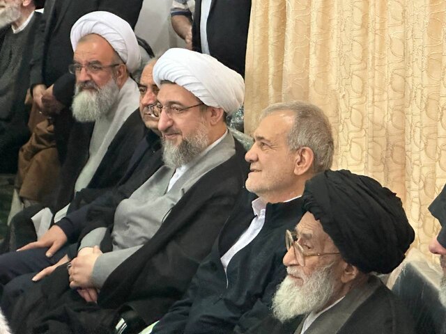 برگزاری آیین گرامیداشت شهدای خدمت در تبریز با حضور سرزده رئیس‌جمهور