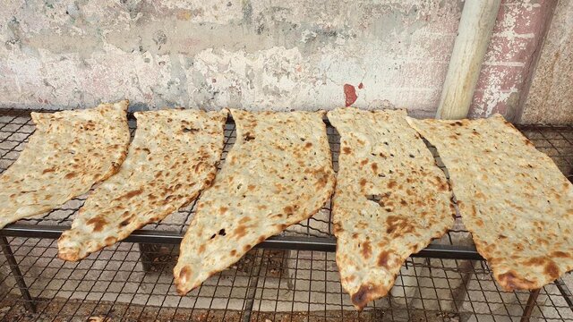 افزایش بیش‌از ۸۰ درصدی قیمت نان‌های آزادپز در تبریز/ آزادسازی قیمت راهی برای حل مشکلات نان و نانوایان