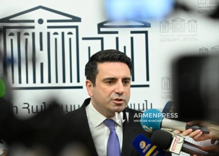 سیمونیان: ایروان بازگشت آذربایجانی‌های غربی را مشروط پذیرفته است