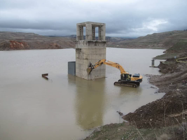 ۹۰ درصد استخرهای بالادستی سدها غیرمجاز است