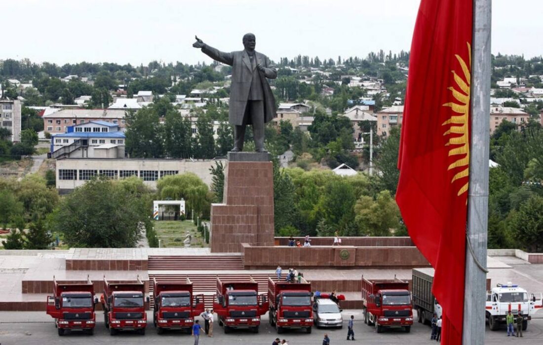 یکی از بزرگ‌ترین مجسمه‌های لنین در جهان برچیده شد