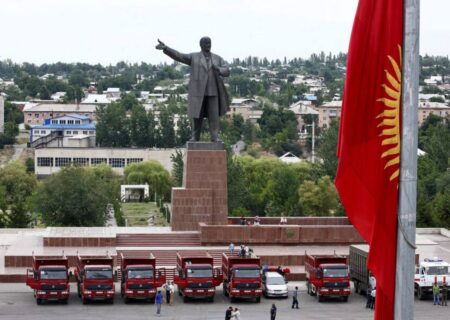 یکی از بزرگ‌ترین مجسمه‌های لنین در جهان برچیده شد
