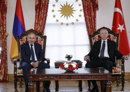 نیکول پاشینیان نخست‌وزیر ارمنستان در استانبول با رجب طیب اردوغان رئیس‌جمهور ترکیه دیدار کرد