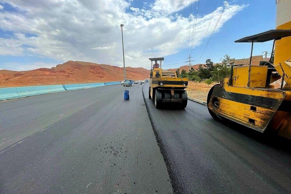 آسفالت‌ریزی ۱۰۲۸۴ تنی در ۴۲ محله و معبر شهری طی هفته سوم تیرماه