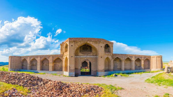 کاروانسراهای تاریخی آذربایجان‌شرقی به بخش گردشگری سپرده می‌شود