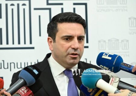 رئیس مجلس ارمنستان خواستار مذاکره درباره توقف پخش شبکه‌های روسی شده است