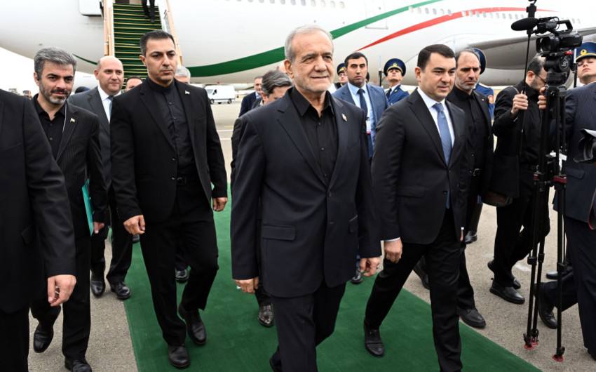 رئیس‌جمهور ایران جهت شرکت در اجلاس سران اکو وارد فضولی شد