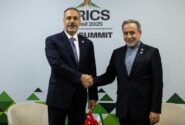وزیر امور خارجه ترکیه در حاشیه اجلاس بریکس با عراقچی دیدار کرد
