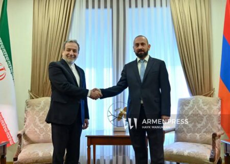 گفتگوی تلفنی وزیر امور خارجه ایران و ارمنستان