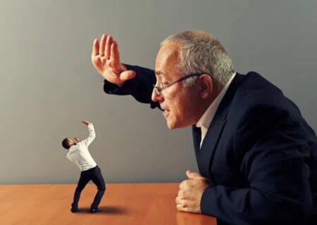 دنباله‌روهایی بی‌فکر در برابر تصمیمات مرکز