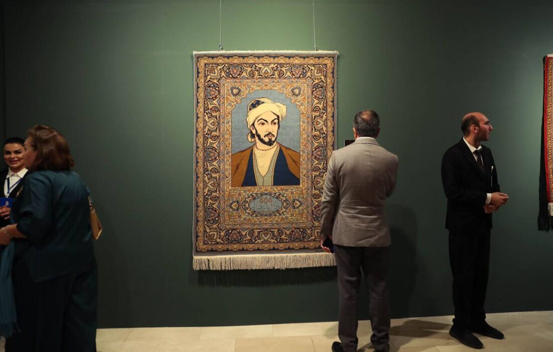 افتتاح نمایشگاه «بی‌زمان و بی‌مکان» در چارچوب جشنواره فرهنگی و هنری عمادالدین نسیمی