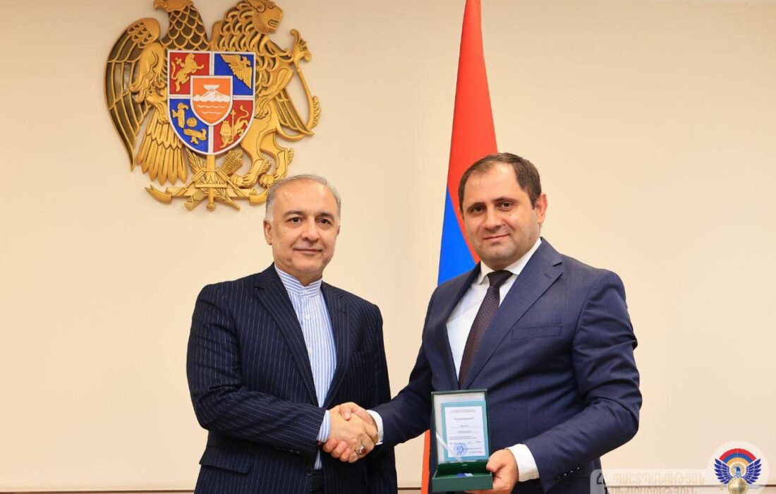 سورن پاپیکیان با سفیر ایران مهدی سبحانی دیدار کرد