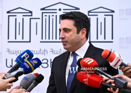 سیمونیان: ارمنی‌ها و آذربایجانی‌ها با یکدیگر تجارت خواهند کرد و ما یک بازار مشترک کالای ارمنی-آذربایجانی خواهیم داشت
