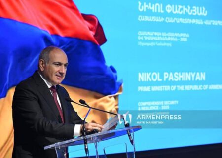 پاشینیان: ارمنستان به ارتش نیاز ندارد؛ هر کاری کنیم هم نمی‌توانیم از ارتش آذربایجان قوی‌تر شویم
