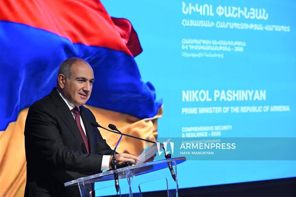 پاشینیان: ارمنستان به ارتش نیاز ندارد؛ هر کاری کنیم هم نمیتوانیم از ارتش آذربایجان قویتر شویم