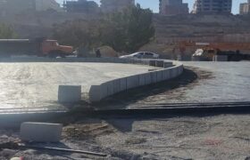 اجرای پروژه جدول‌گذاری با هدف ساماندهی ترافیکی و ایمن‌سازی دوربرگردان بلوار دوکمال