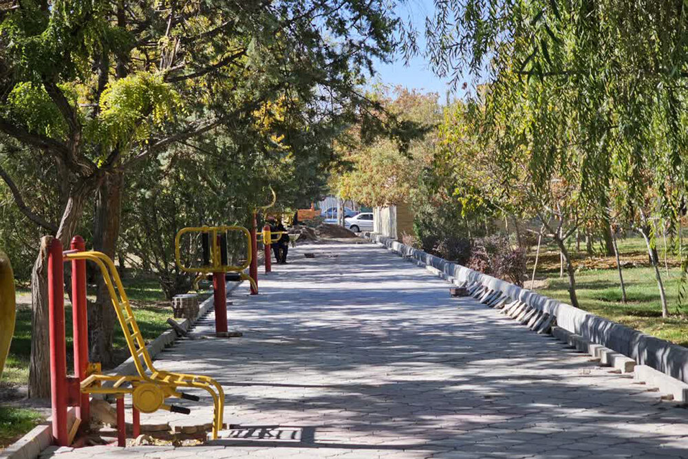 پنجمین پیاده راه سلامت منطقه ۳ در منطقه کم برخوردار مارالان