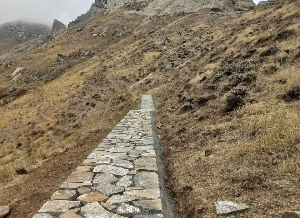 ایمن‌سازی دسترسی عمومی به قلعه تاریخی ۲۵۰۰ ساله