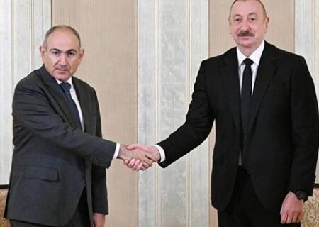 ژست پاشینیان در پاسخ به ژست علیئو!