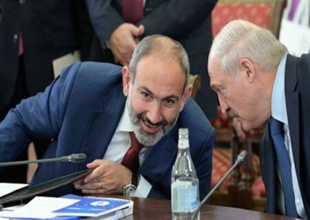 شوخی لوکاشنکو با روسای جمهور آذربایجان و ارمنستان در حاشیه نشست سران کشورهای مستقل مشترک المنافع
